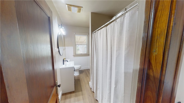 104 E N St, Ridgefarm, IL 61870 - full bath with vanity and wood finished floors