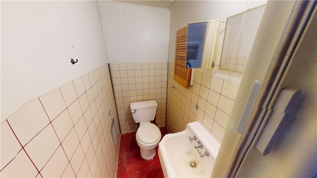 104 E N St, Ridgefarm, IL 61870 - bathroom with tile walls and toilet