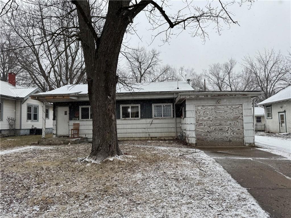 25 S S St, Danville, IL 61832 - photo 1