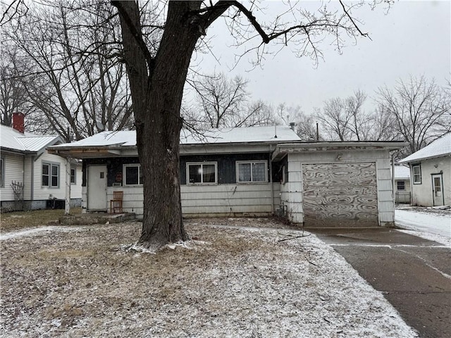 25 S S St, Danville, IL 61832 - photo 1