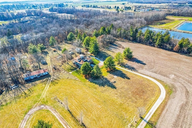 bird's eye view featuring a rural view and a water view