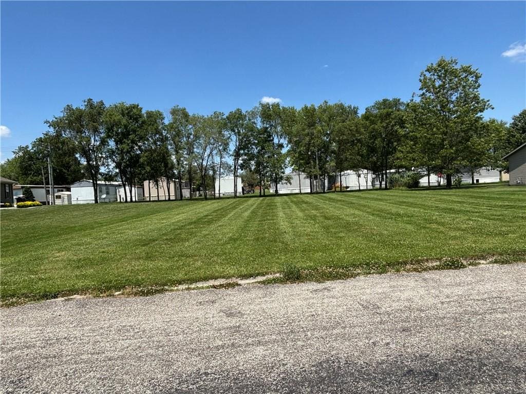 Wurl Ln, Altamont, IL 62411