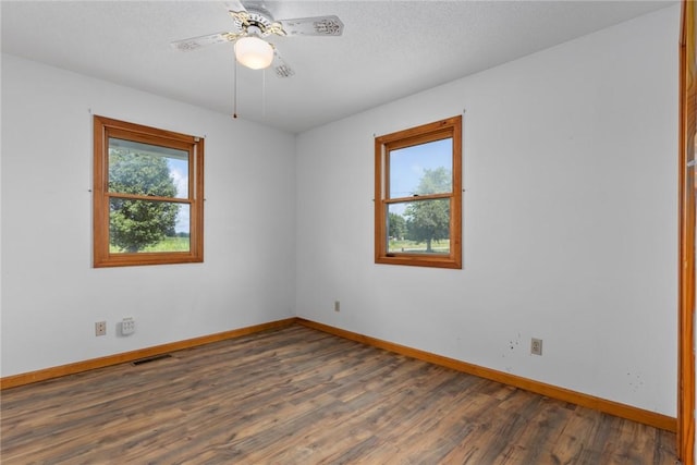 11444 N 800th St, Effingham, IL 62401 - unfurnished room with wood finished floors and ceiling fan