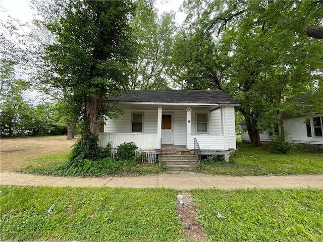 bungalow featuring a porch