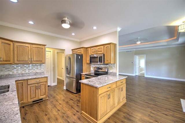 6711 Raintree Ln, Decatur, IL 62521