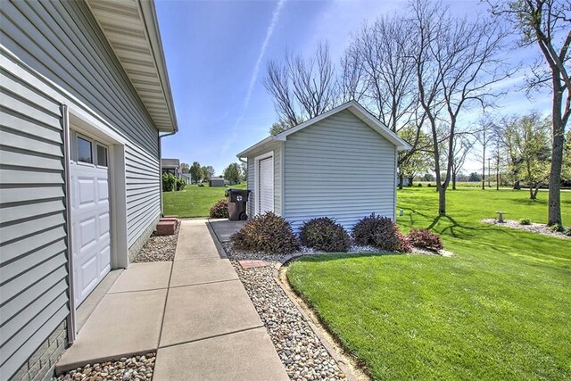6711 Raintree Ln, Decatur, IL 62521