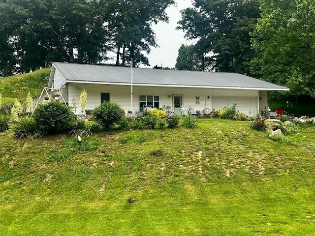 9275 N 890th St, Effingham, IL 62401 - ranch-style house with an attached garage and a front lawn