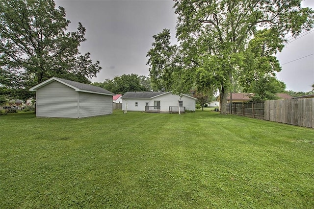 4324 Cleveland Ave, Decatur, IL 62521 - view of yard with an outbuilding
