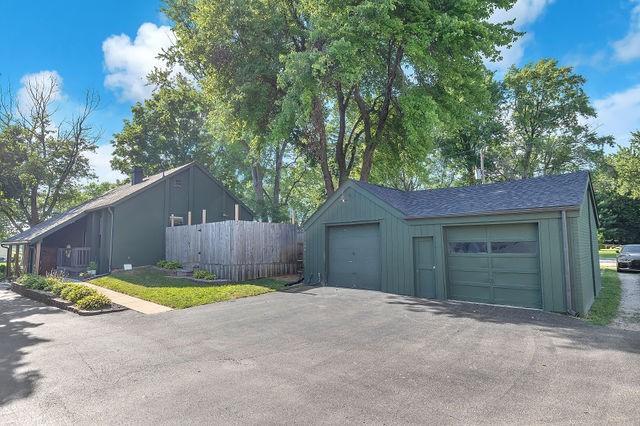 4170 N Taylor Ave, Decatur, IL 62526 - view of garage