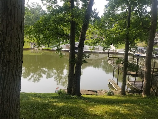8404 E Twin Oaks Dr, Effingham, IL 62401 - water view