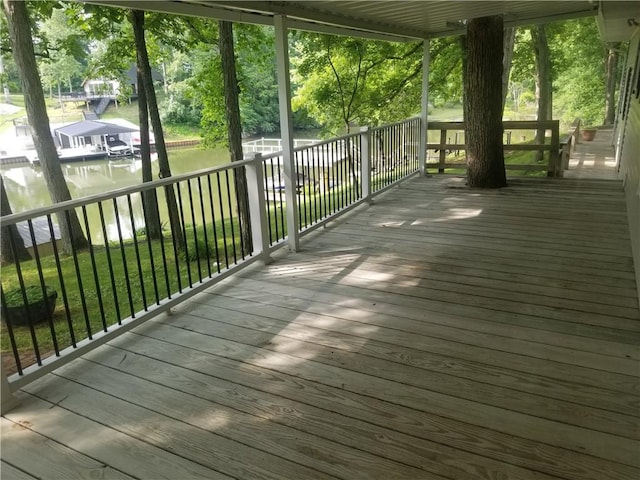 8404 E Twin Oaks Dr, Effingham, IL 62401 - wooden deck with view of wooded area