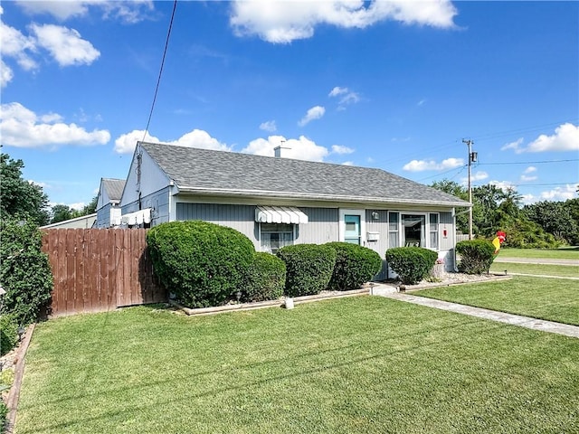 421 S 8th St, Marshall, IL 62441 - bungalow-style house with a shingled roof