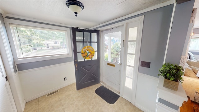 215 E Winter Ave, Danville, IL 61832 - entryway featuring baseboards