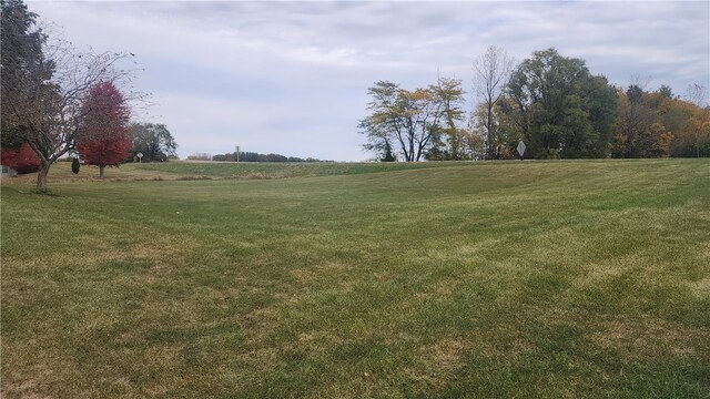 9 Joan Marie Dr, Mattoon, IL 61938