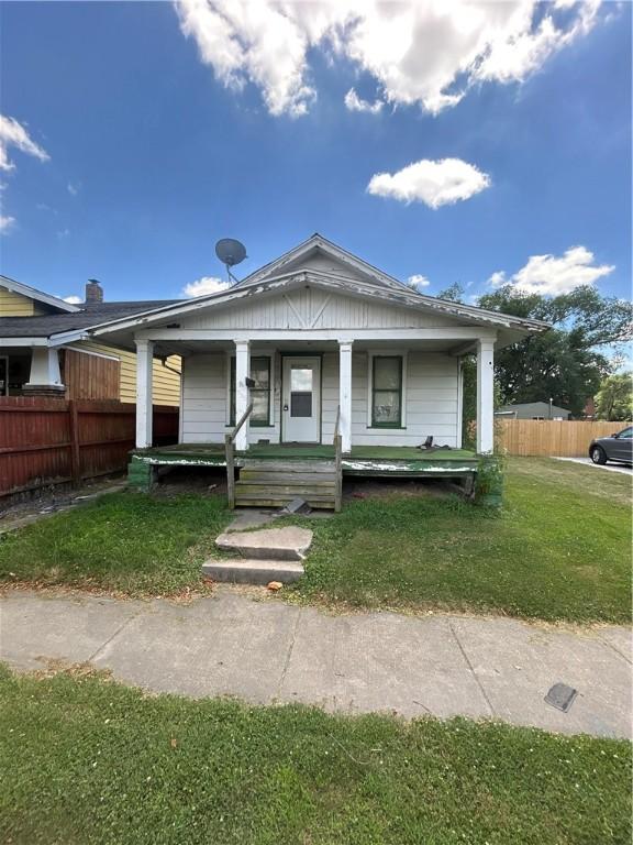 1525 N St, Decatur, IL 62521 - bungalow-style home featuring a porch