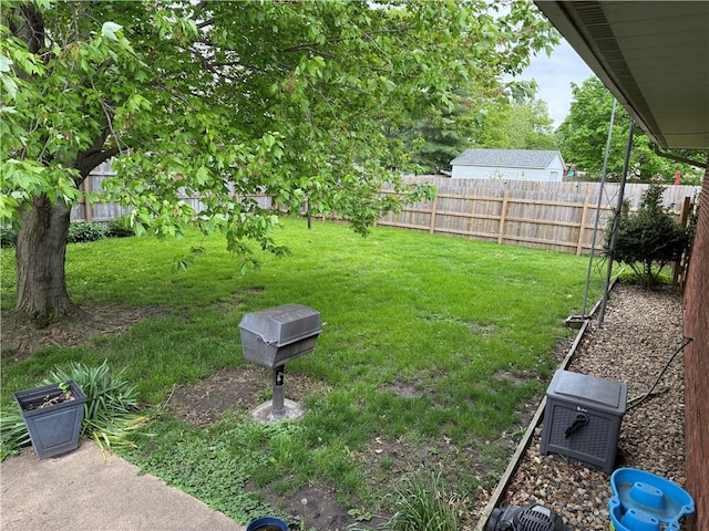 view of yard featuring a fenced backyard