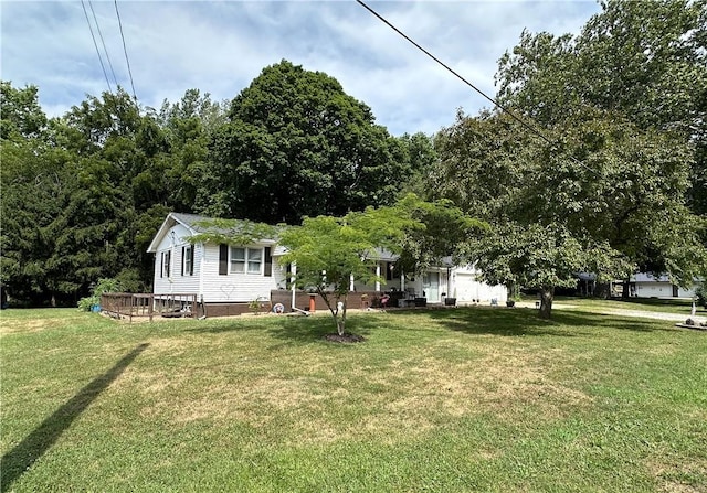 714 Parras St, Danville, IL 61832 - view of front of house featuring a front yard