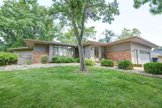 2404 S Angle Ct, Decatur, IL 62521 - photo 1