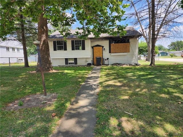 1824 S Richmond Ct, Decatur, IL 62521 - view of front of house featuring a front lawn
