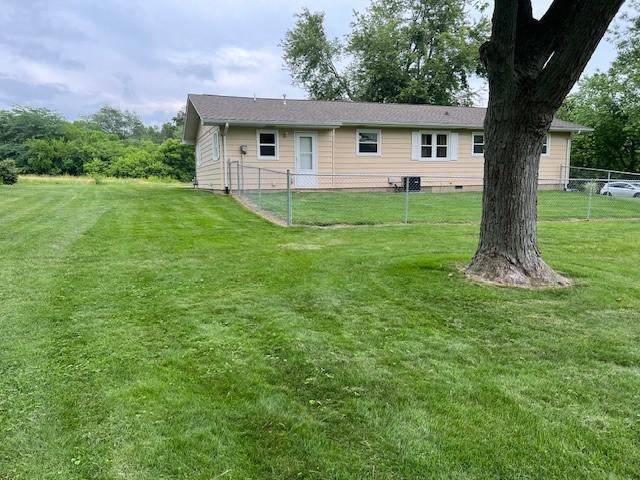 7 Mcdonald Ave, Forsyth, IL 62535 - back of house