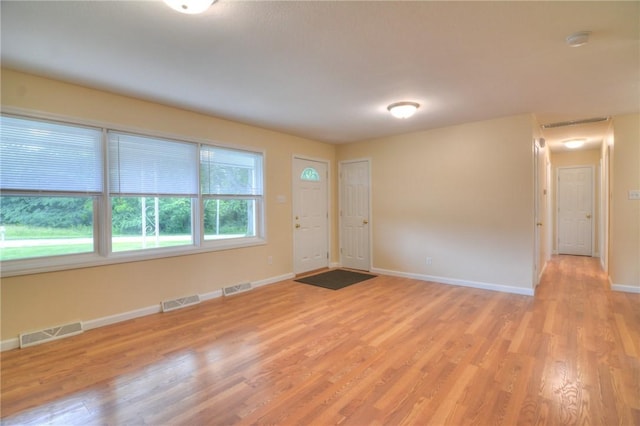 7 Mcdonald Ave, Forsyth, IL 62535 - entrance foyer with light wood finished floors