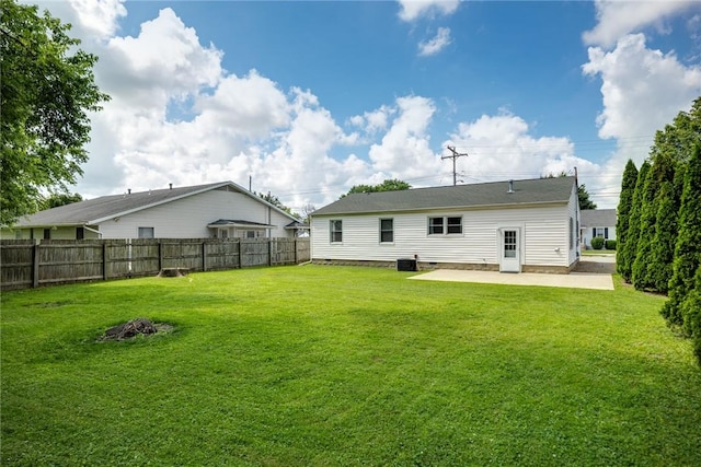 911 Saint Anthony Ave, Effingham, IL 62401 - rear view of house featuring a patio and crawl space