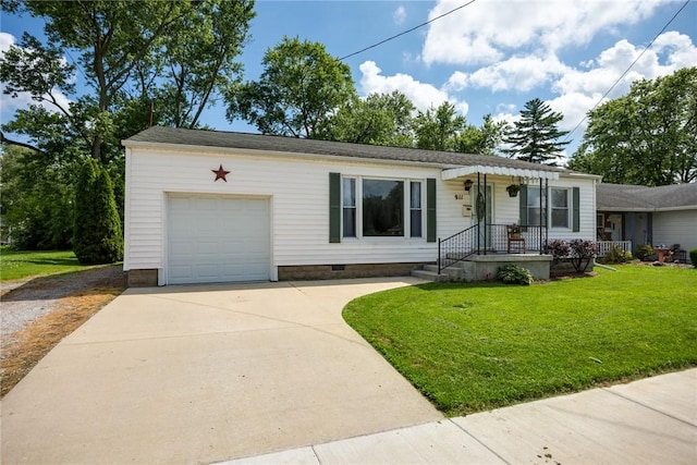 911 Saint Anthony Ave, Effingham, IL 62401 - single story home featuring driveway, crawl space, a front yard, and an attached garage