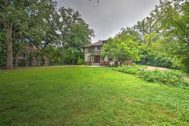 580 Powers Ln, Decatur, IL 62522 - view of grassy yard