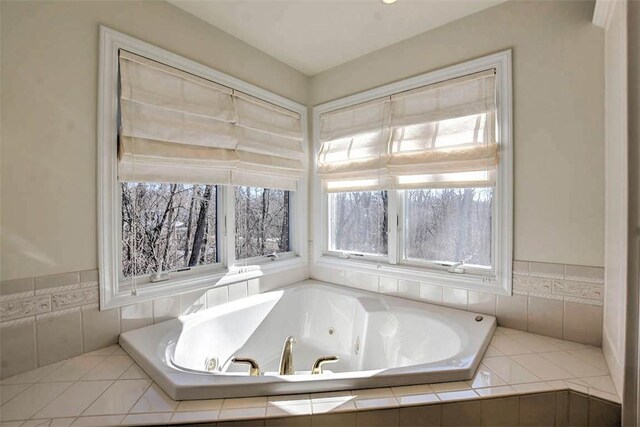 bathroom featuring a whirlpool tub