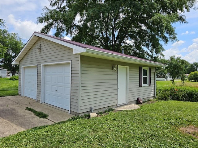 308 S Missouri St, Toledo, IL 62468 - view of detached garage