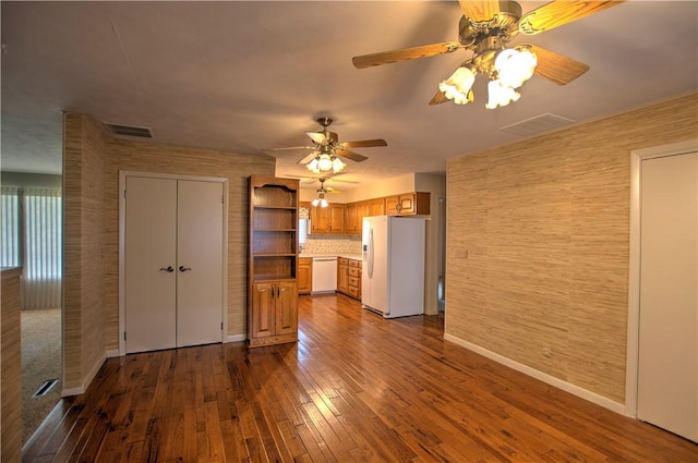 330 S N St, Argenta, IL 62501 - photo 15