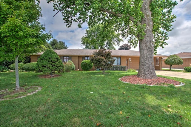 330 S N St, Argenta, IL 62501 - photo 1