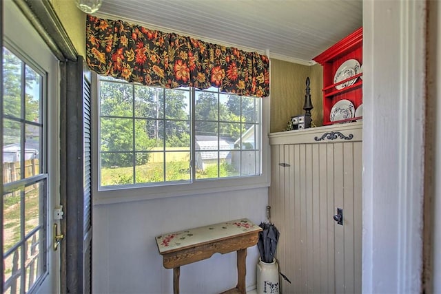 1470 W Decatur St, Decatur, IL 62522 - entryway featuring wooden walls