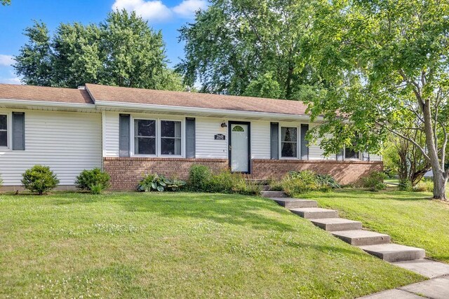 2848 Primrose Ln, Decatur, IL 62526 - photo 1