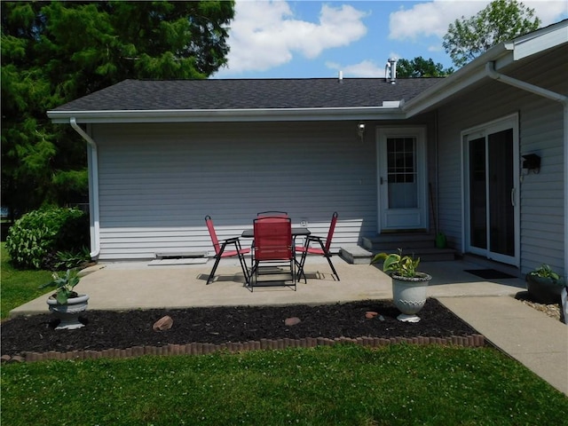 205 Monroe St, Toledo, IL 62468 - view of patio / terrace