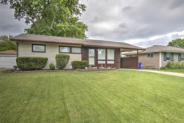 1656 Waggoner St, Decatur, IL 62526 - photo 1