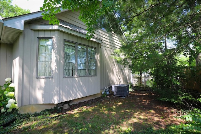1225 W Pineview Ct, Decatur, IL 62526 - view of home's exterior featuring a central air condition unit
