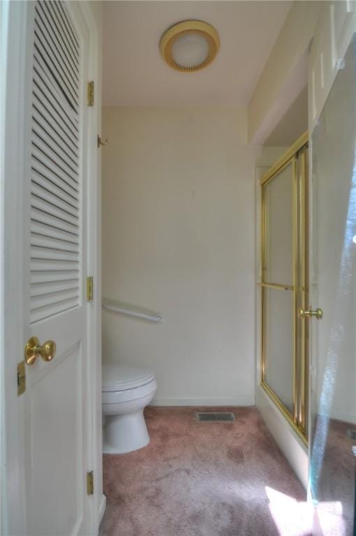 1225 W Pineview Ct, Decatur, IL 62526 - bathroom featuring an enclosed shower