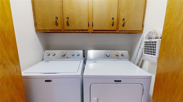 29 Peckerwood Ct, Bethany, IL 61914 - laundry room with washer and clothes dryer