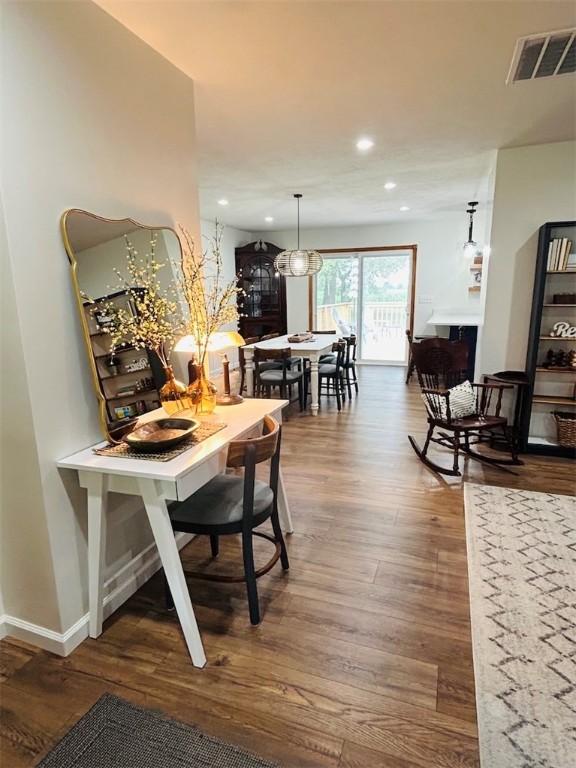 20786 Heritage Ln, Marshall, IL 62441 - dining room with recessed lighting, visible vents, and wood finished floors