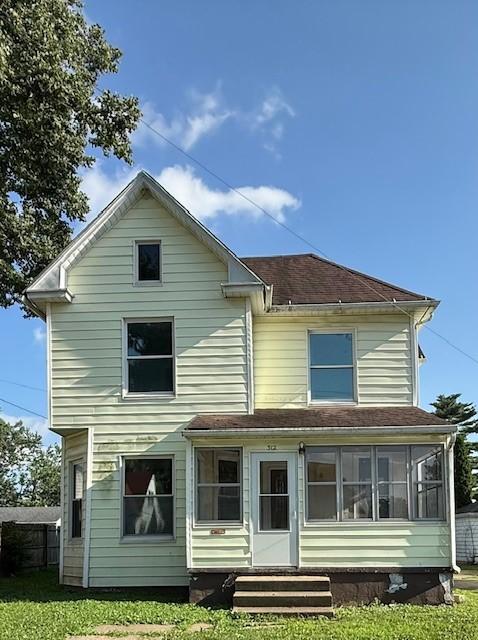 312 Sutherland Ave, Paris, IL 61944 - photo 1
