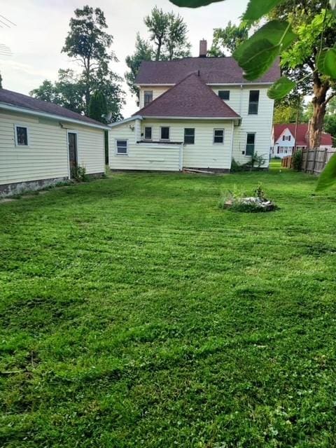 312 Sutherland Ave, Paris, IL 61944 - photo 2
