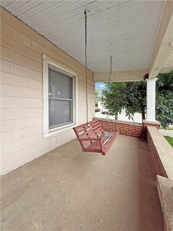 111 Andrew St, Paris, IL 61944 - view of covered porch