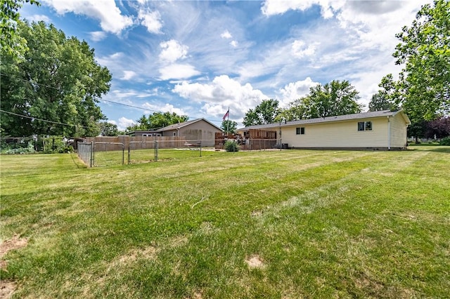 2430 Baker Ln, Decatur, IL 62526 - view of yard