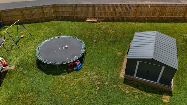 1516 Eastview Ave, Danville, IL 61832 - view of yard with a trampoline