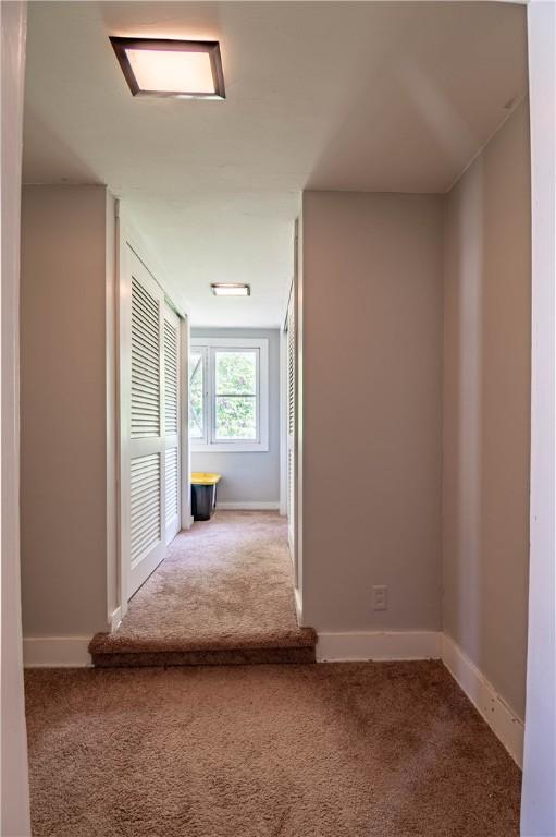 1440 W Decatur St, Decatur, IL 62522 - corridor featuring carpet floors