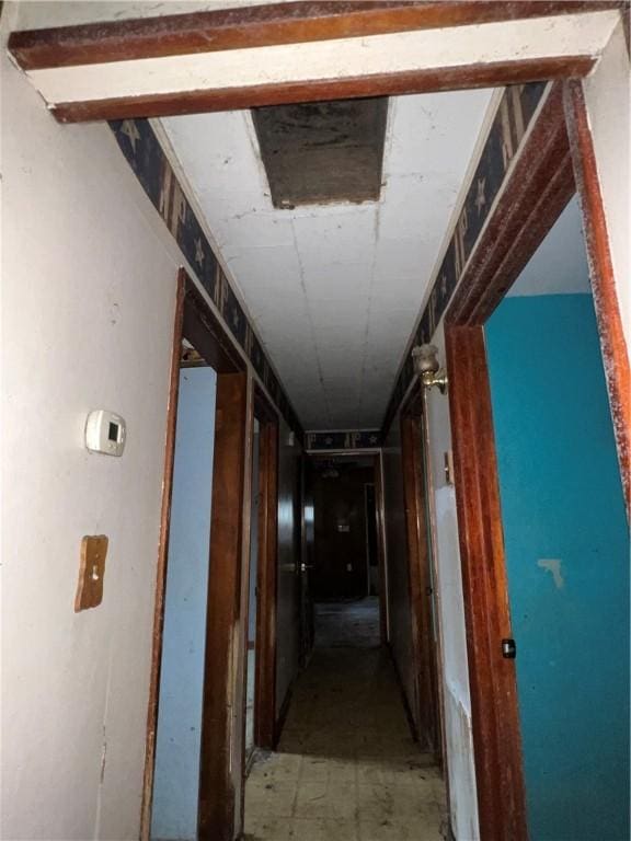 902 N Robb St, Robinson, IL 62454 - view of hallway