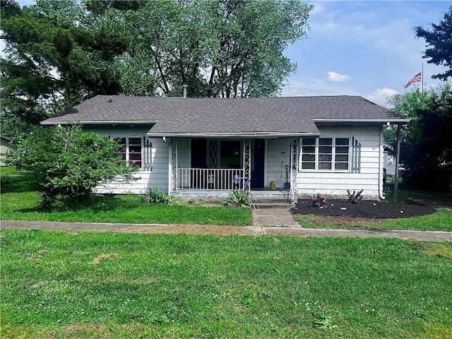 934 N Adams St, Mason, IL 62443 - photo 1