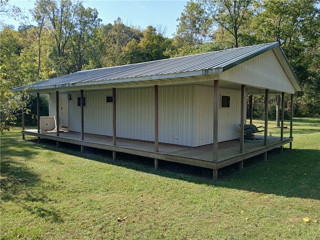 exterior space featuring a yard