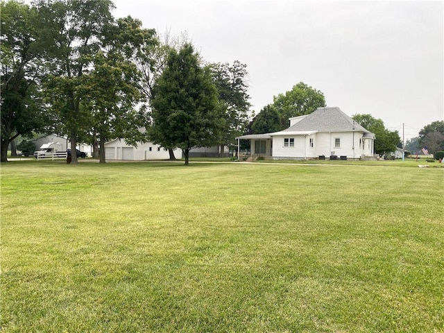 828 S Indiana St, Ashmore, IL 61912 - view of green lawn